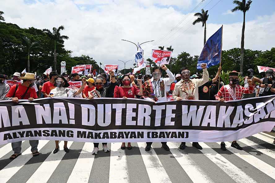 Ribuan Demonstran Protes Presiden Duterte