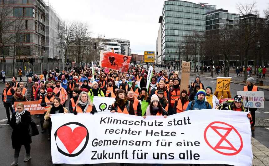 Ribuan Orang di Berlin Turun ke Jalan, Memprotes Kelompok Sayap Kanan