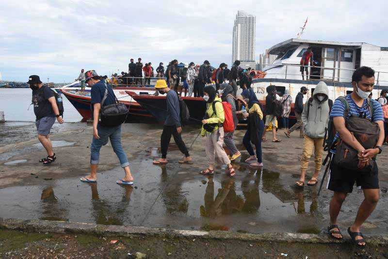 Ribuan Warga Berkunjung ke Kepulauan Seribu