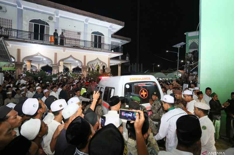 Ribuan Warga Sambut Kedatangan Jenazah Bacawagub Aceh Tu Sop