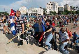 Ribuan Warga Turun Ke Jalan Untuk Menumbangkan Rezim Komunis Kuba