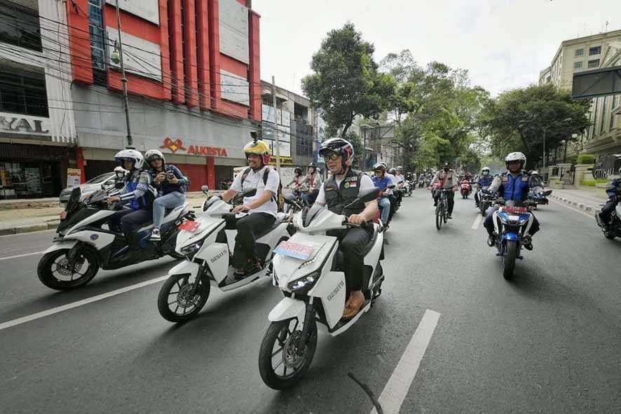 Ridwan Kamil Dukung Pemerintah Beri Insentif Motor Listrik