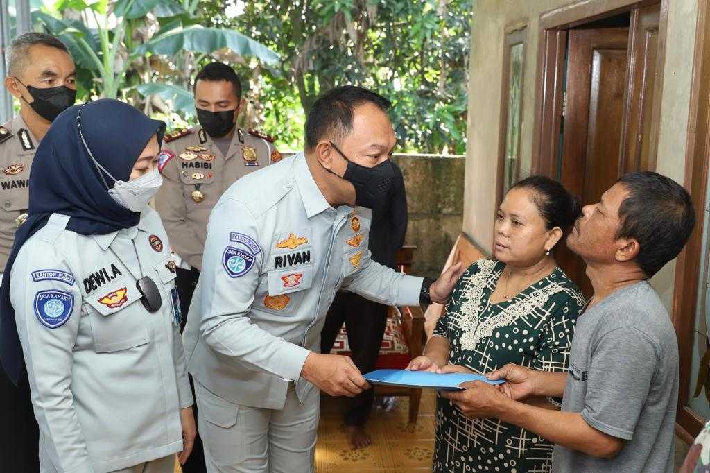 Rivan Purwantono : Jasa Raharja Santuni Korban Meninggal Dunia Karawang Kurang dari 18 Jam