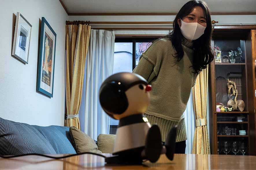 Robot Pintar Jepang Mampu Usir Rasa Kesepian Saat Isolasi Virus