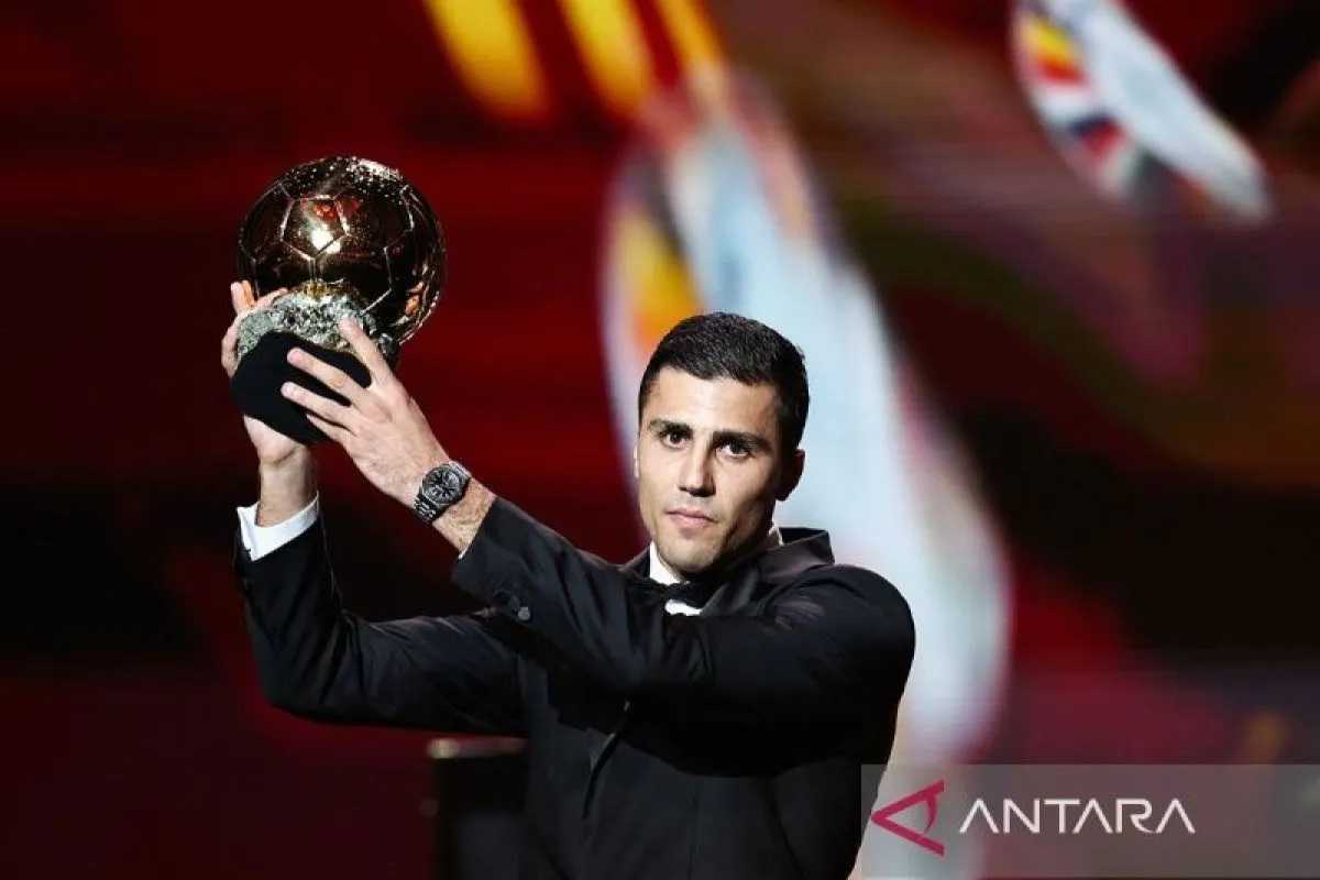 Rodri Rebut Gelar Pemain Terbaik Dunia Ballon d'Or 2024