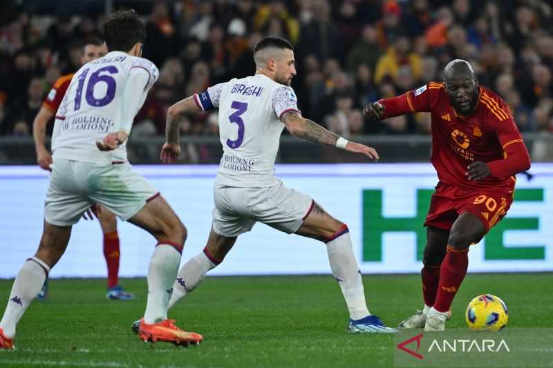 Roma Imbang Lawan Fiorentina saat Laga yang Diwarnai Tiga Kartu Merah