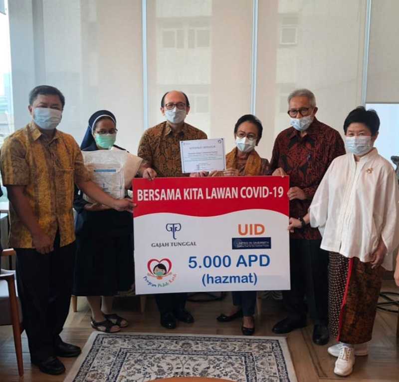 RS St Carolus Jakarta Menerima Donasi 5000 APD dari Yayasan UID