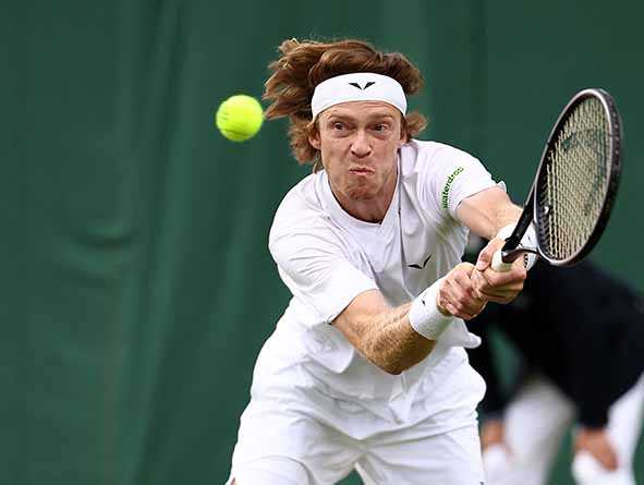 Rublev dan Sabalenka Berjuang Keras untuk Melaju