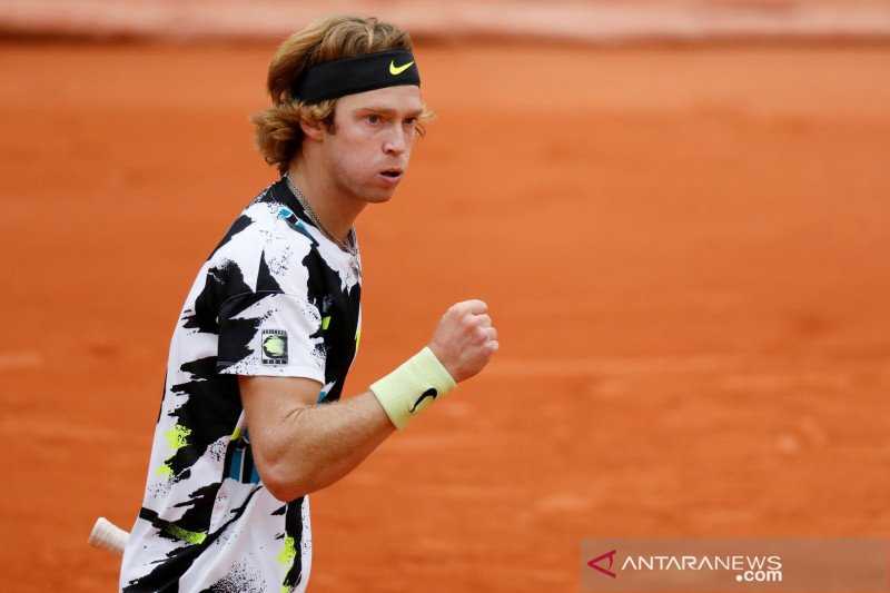 Rublev Hadapi Sinner pada Perempat Final Barcelona Open ...