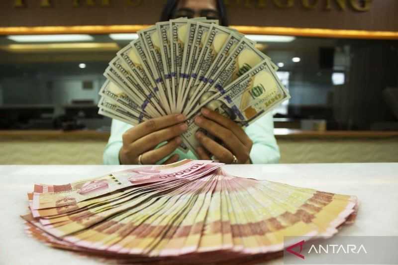 Rupiah Melemah Lagi, Pagi Ini Rp15.883 per Dolar AS