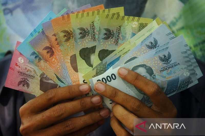 Rupiah Melemah, Tertekan Isu Kenaikan Harga BBM dan Pengumuman Hasil Rapat BI