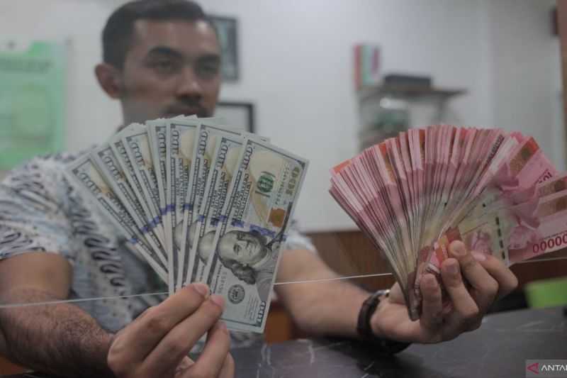 Rupiah Pagi Ini Melemah 44 Poin Menjadi Rp15.938 per Dollar AS