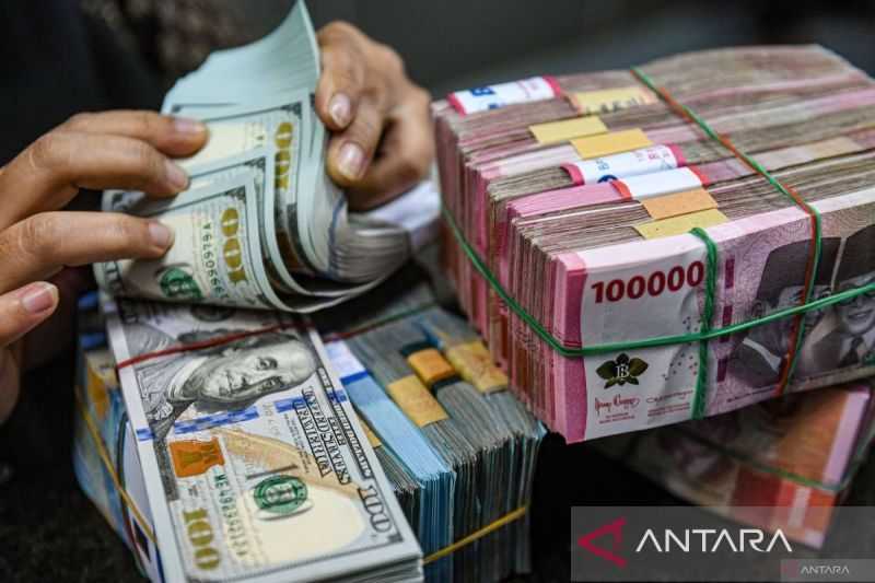 Rupiah Pagi Ini Melemah 45 Poin Jadi Rp15.645 per Dollar AS