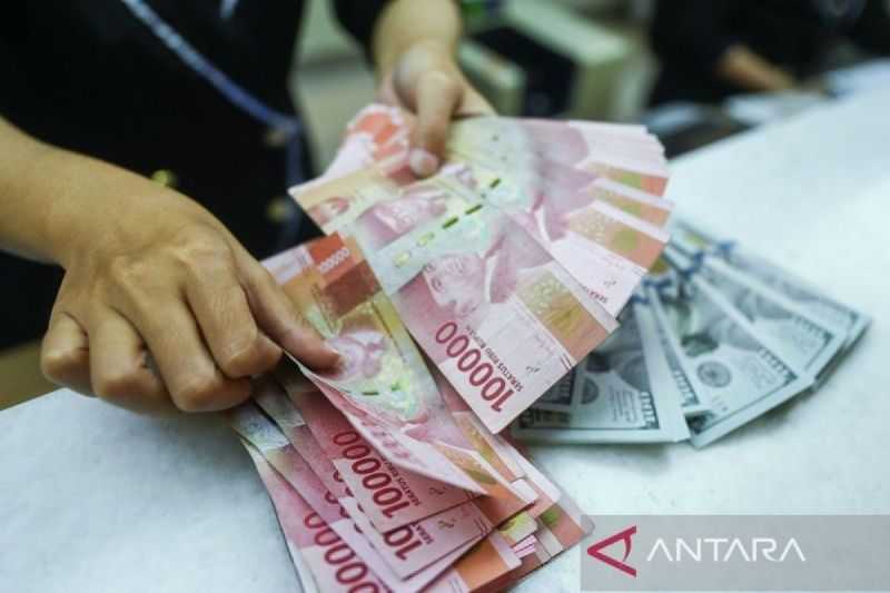 Rupiah Pagi Ini Tergelincir Jadi Rp15.719 per Dollar AS