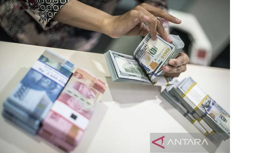 Rupiah Stagnan, Penurunan Harga Minyak Dunia Membuat Sentimen Pasar Lebih Positif