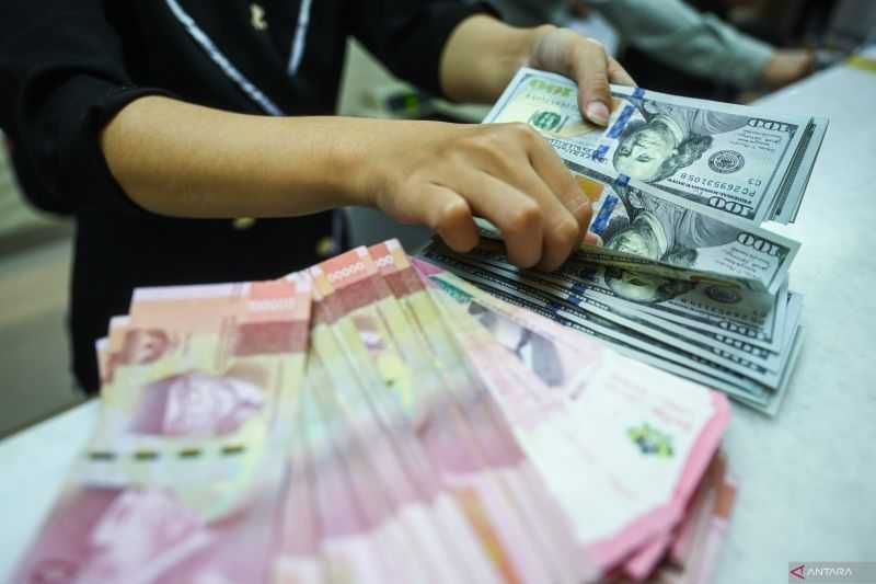 Rupiah Tergelincir 38 Poin Jadi Rp16.275 per Dollar AS