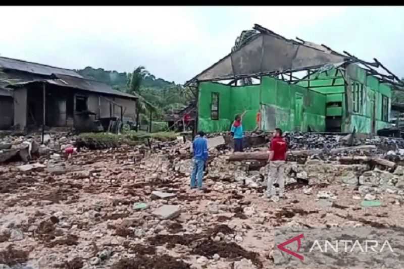 Rusak Parah, Belasan Rumah Digerus Abrasi dan Gelombang Tinggi di Kepulauan Tanimbar Ambon