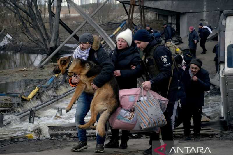 Rusia Melanggar Janji Lagi. Rumah Sakit Anak di Mariupol Dibom Juga. 35.000 Warga Ukraina Dievakuasi