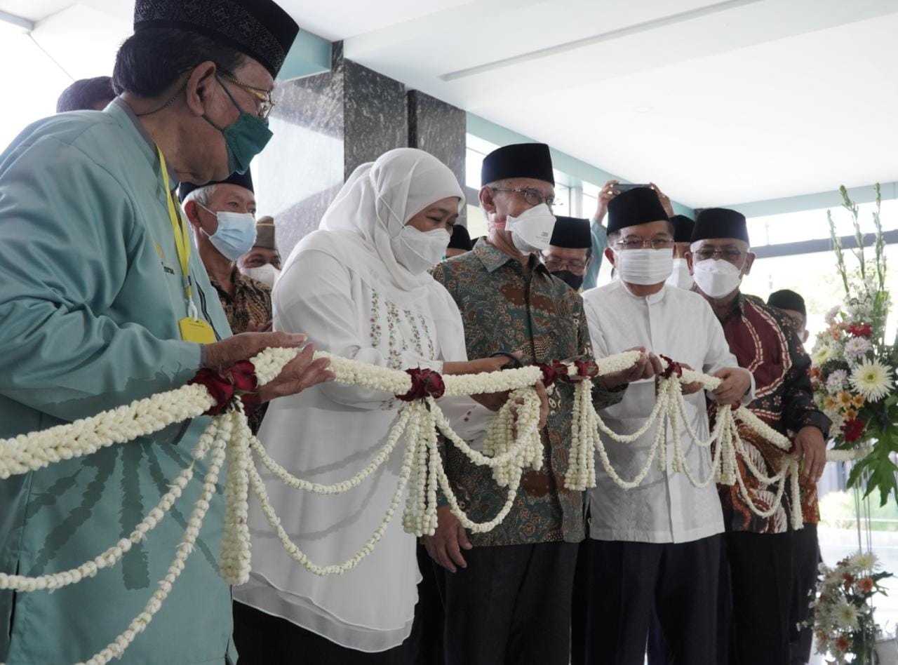 Saat 3 Tokoh Mengagumi Masjid Al Fattah Tulungangung: Haedar Nashir, Jusuf Kalla, dan Gubernur Jatim, Khofifah Indar Parawansa