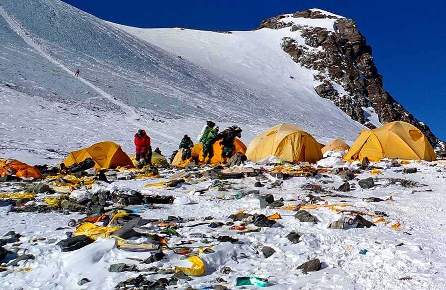 Saat Es Mencair, 'Zona Kematian' Everest Pun Menghilang