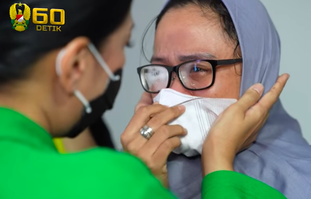 Saat Istri Prajurit TNI AD yang Idap Kanker Menangis di Pelukan Hetty Andika Perkasa: Tolongin Suami Saya