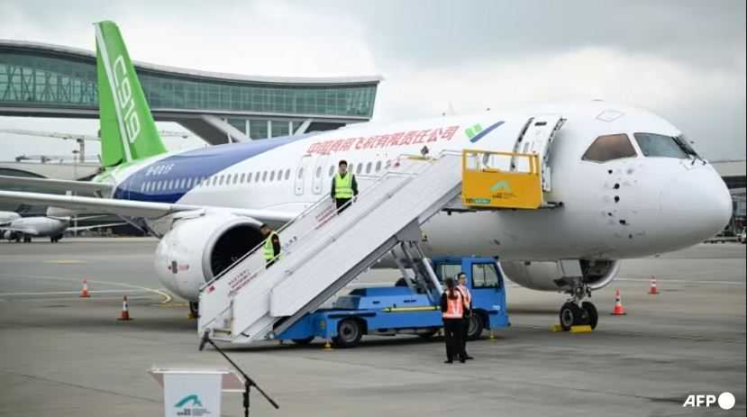 Saingi Boeing dan Airbus, Tiongkok Pamerkan Jet C919 Buatan Dalam Negeri