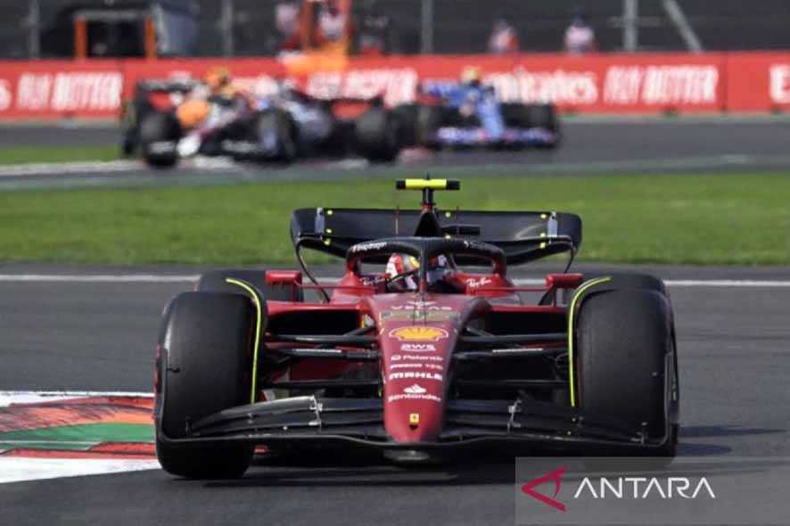 Sainz Absen di GP Arab Saudi, Digantikan Pembalap F2 Ferrari