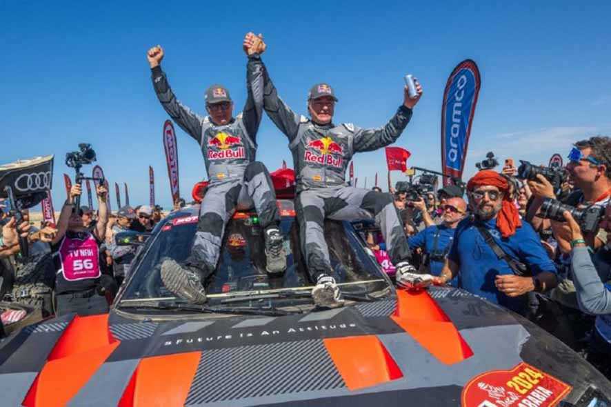 Sainz Persembahkan Kemenangan Bersejarah Bagi Audi di Dakar 2024