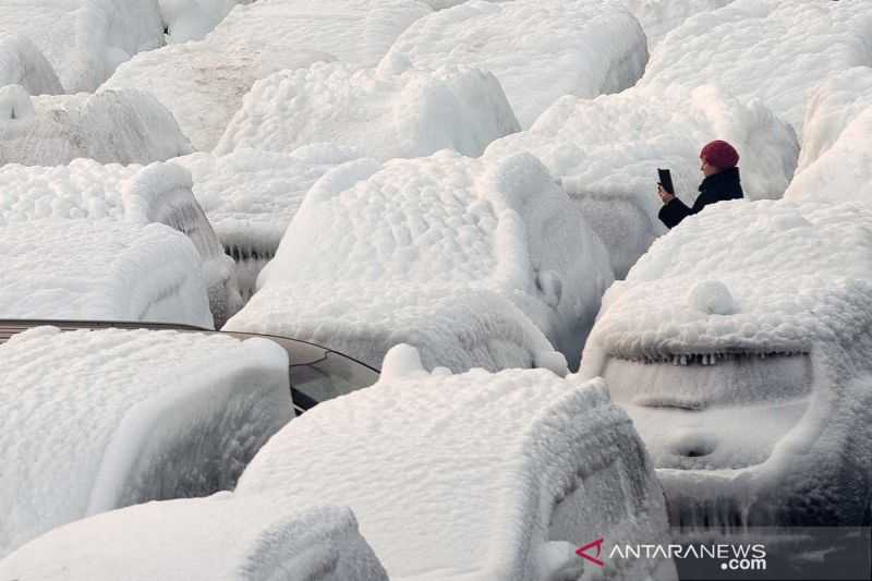Salju Lebat di Jepang Akibatkan Pengemudi Terlantar Semalaman