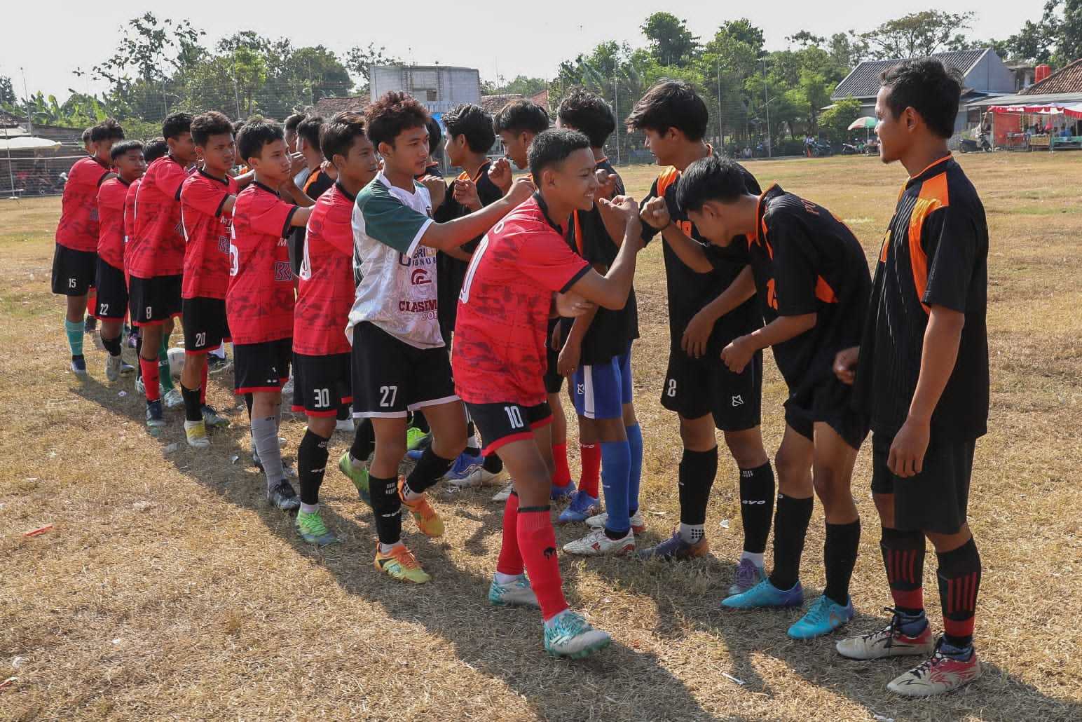Sambut HUT Ke-78 RI, Ganjar Sejati Gelar Kompetisi Sepak Bola Antardesa di Kabupaten Indramayu 3