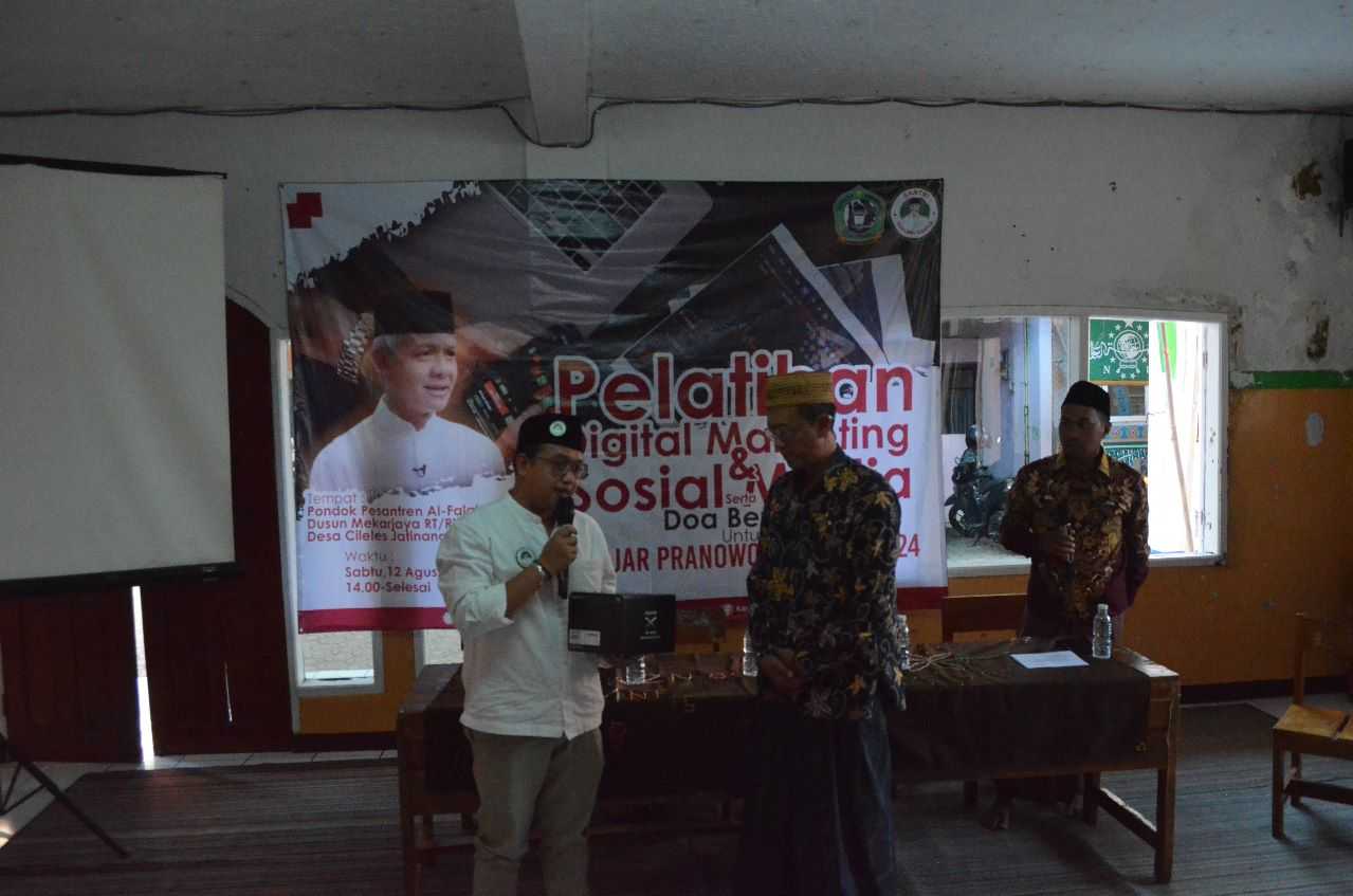 Sambut Indonesia Emas, Santri Ganjar Gelar Pelatihan Digital Marketing dan Medsos di Sumedang 3