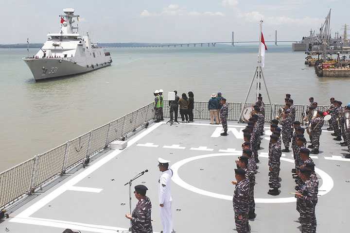 Sambut KRI Raden Eddy Martadinata-331