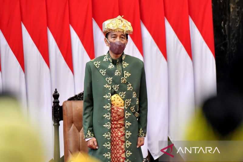 Sampaikan Prestasi Pemerintah, Jokowi Sebut APBN Indonesia Surplus Rp106 Triliun