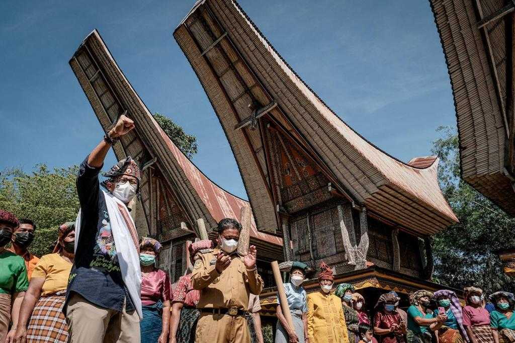Sandiaga Berikan Pembinaan Pariwisata di Desa Lembang Nonongan