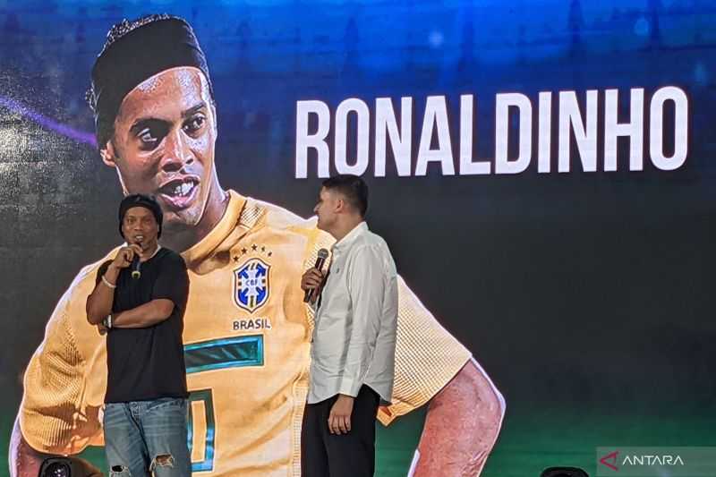 Sangat Ditunggu Para Penggemar, Ronaldinho Siap Hibur Masyarakat Indonesia