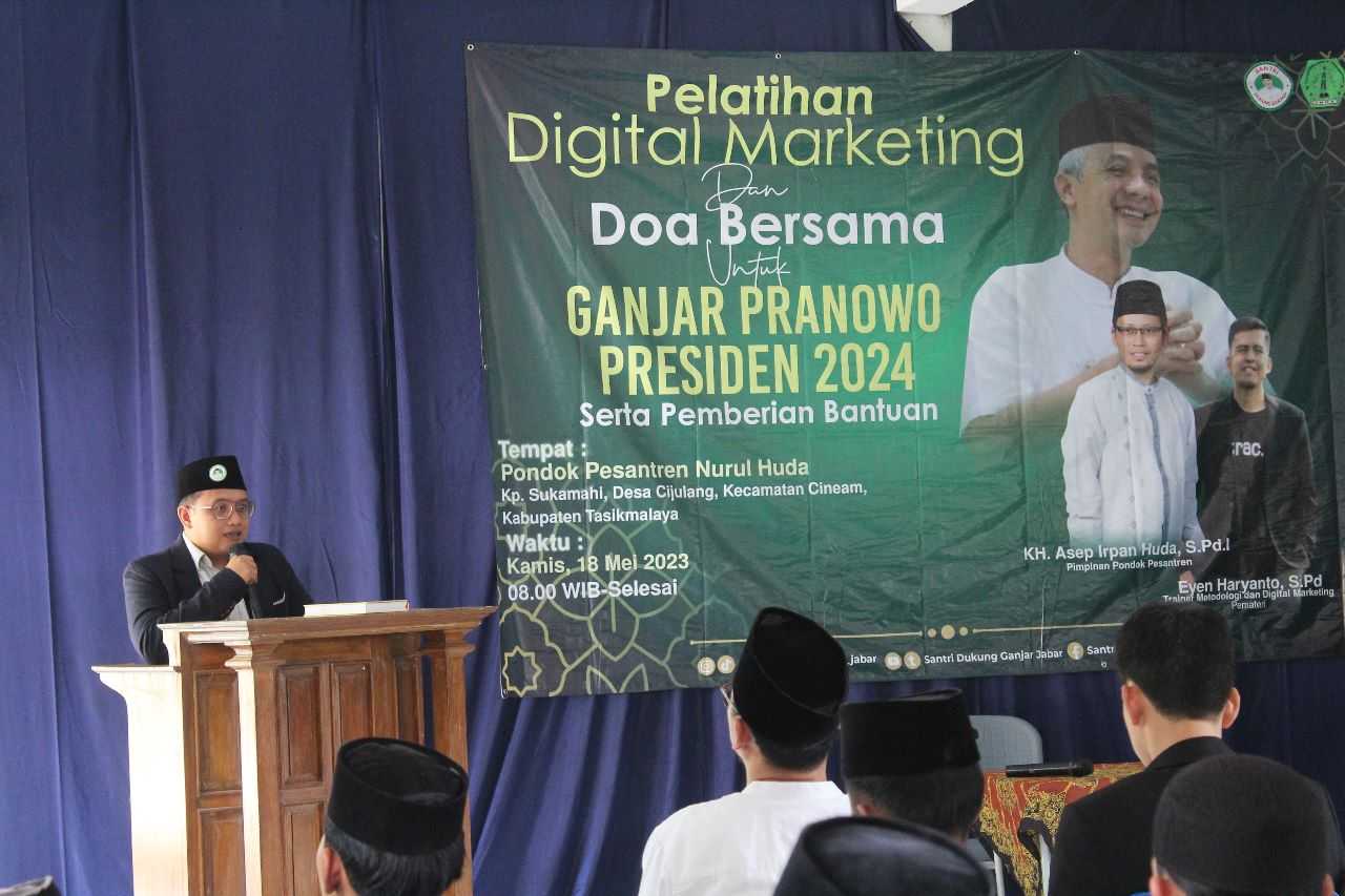 Santri Dukung Ganjar Gelar Pelatihan Digital Marketing