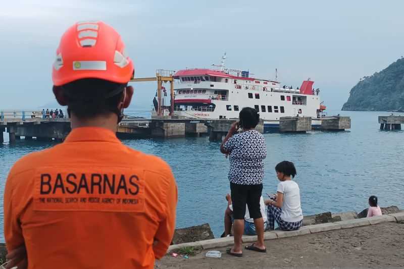 SAR Manado: Evakuasi Pengungsi Korban Erupsi Gunung Ruang Gunakan KMP Lokongbanua Menuju Siau