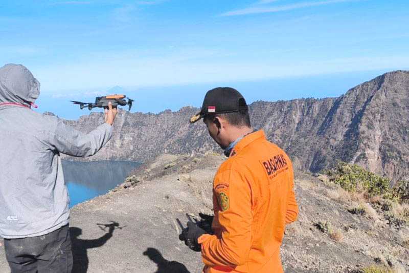 SAR: Pencarian Pendaki Asal Jakarta di Gunung Rinjani Gunakan Drone