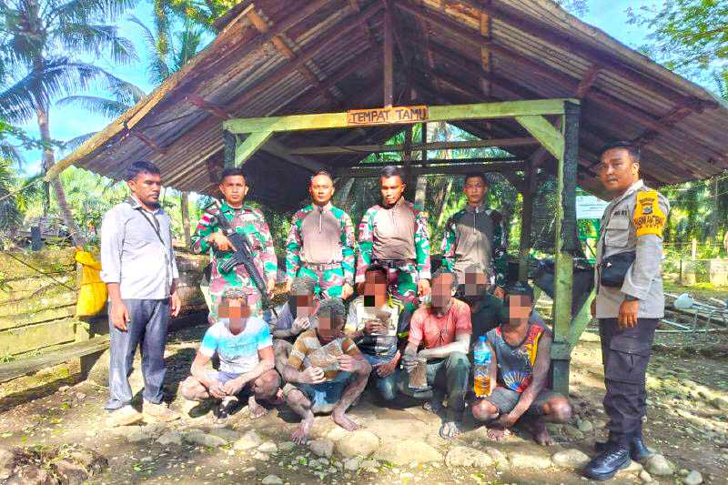 Satgas Pamtas RI-PNG amankan tujuh pelaku pengedar narkoba di Keerom