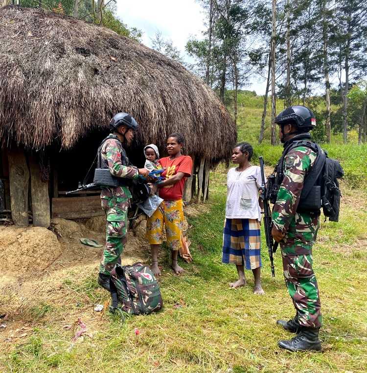 Satgas Yonif Mekanis 203/AK Terus Perkuat Komunikasi dengan Warga Lanny Jaya