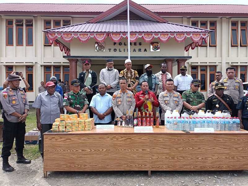 Satgas Yonif Raider 142/KJ Ajak Semua Pihak Ikut Memberantas Miras dan Narkoba di Papua