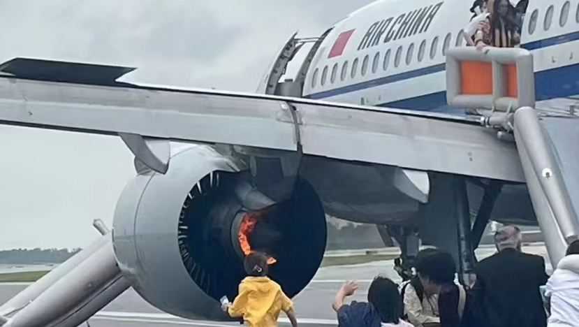 Satu Mesin Terbakar, Pesawat Air China Mendarat Darurat di Singapura