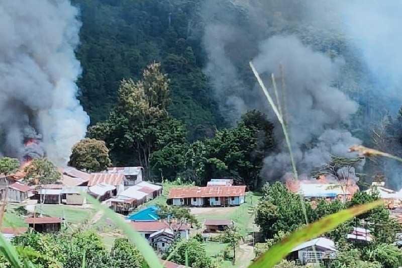 Satu Prajurit TNI Terluka, Kontak Tembak TNI dan Polri dengan KKB di Kiwirok Pegunungan Bintang Papua
