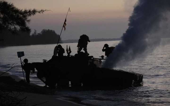 Saya Perintahkan Daratkan Pasukan Pendarat, Tuhan Bersama Kita Menyerbu dari Laut