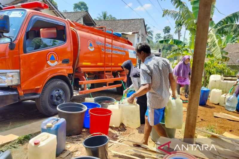 Sebanyak 77 Tangki Air Bersih Disalurkan BPBD Temanggung