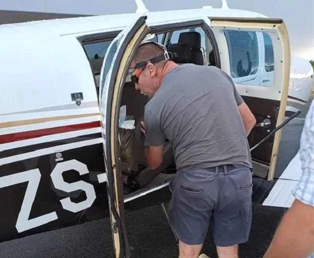 Sebuah Pesawat Mendarat Darurat karena Ada Ular Kobra di Kursi Pilot