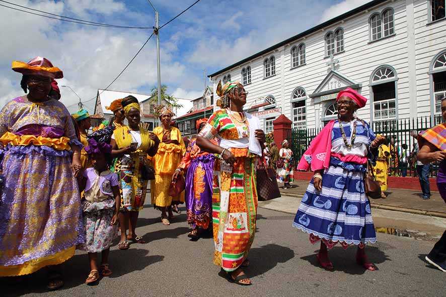 Sejarah Negara Suriname, Masyarakat Majemuk yang Tidak Diinginkan