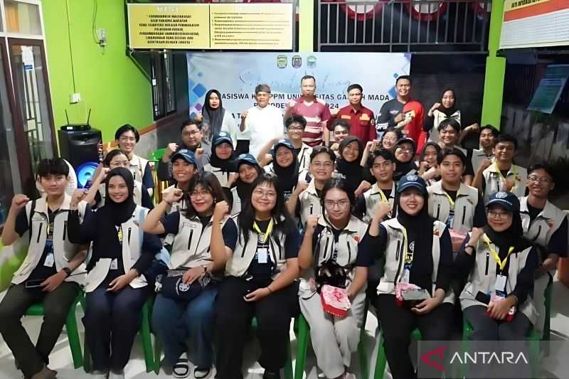 Sejumlah Mahasiswa UGM KKN di Perbatasan RI-Malaysia