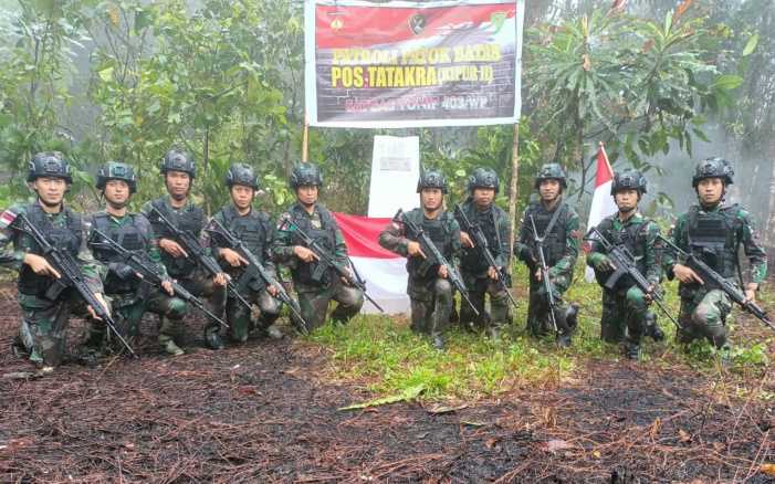 Sejumlah Prajurit TNI Bersenjata Lengkap Susuri Hutan dan Sungai di Papua Selama Enam Hari