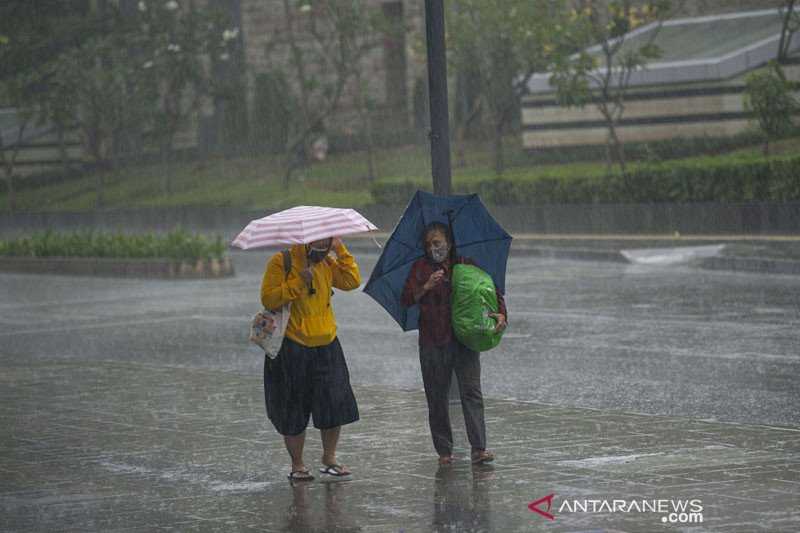 Sejumlah Provinsi Berpotensi Hujan Lebat Disertai Angin Kencang